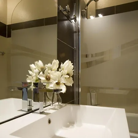 Le Saint Pierre Des Terreaux Hotel 2*